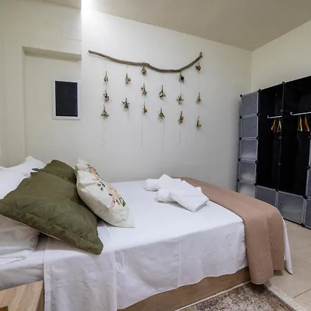 Maison D' Alice 2 דירה