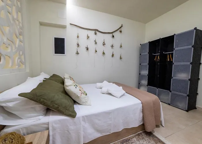 Maison D' Alice 2 דירה